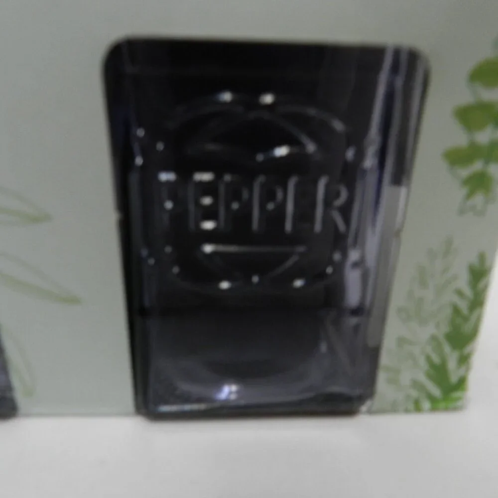 Grant Howard Glass Retro purple Salt & Pepper Set Pair large 4.5 x 2.5  NEW NWT